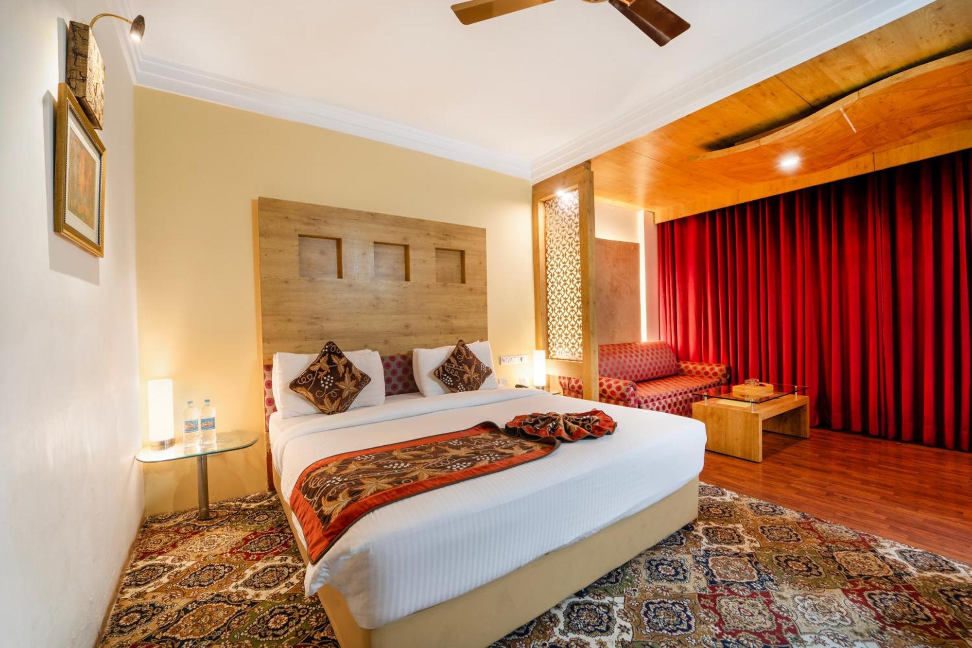 K C Residency Vaishnodevi Hotel Katra  Ngoại thất bức ảnh