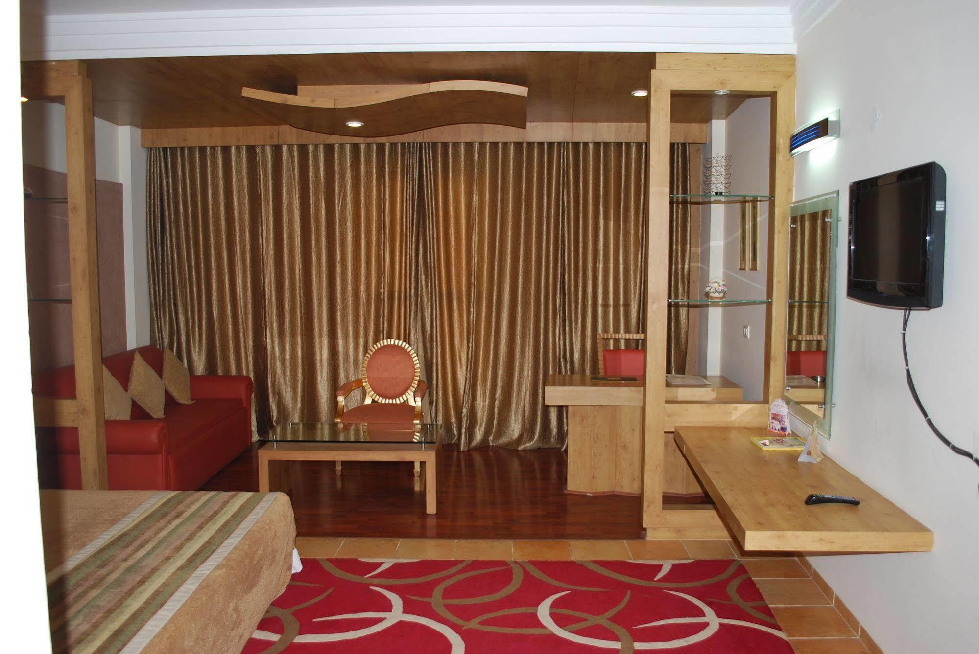 K C Residency Vaishnodevi Hotel Katra  Ngoại thất bức ảnh