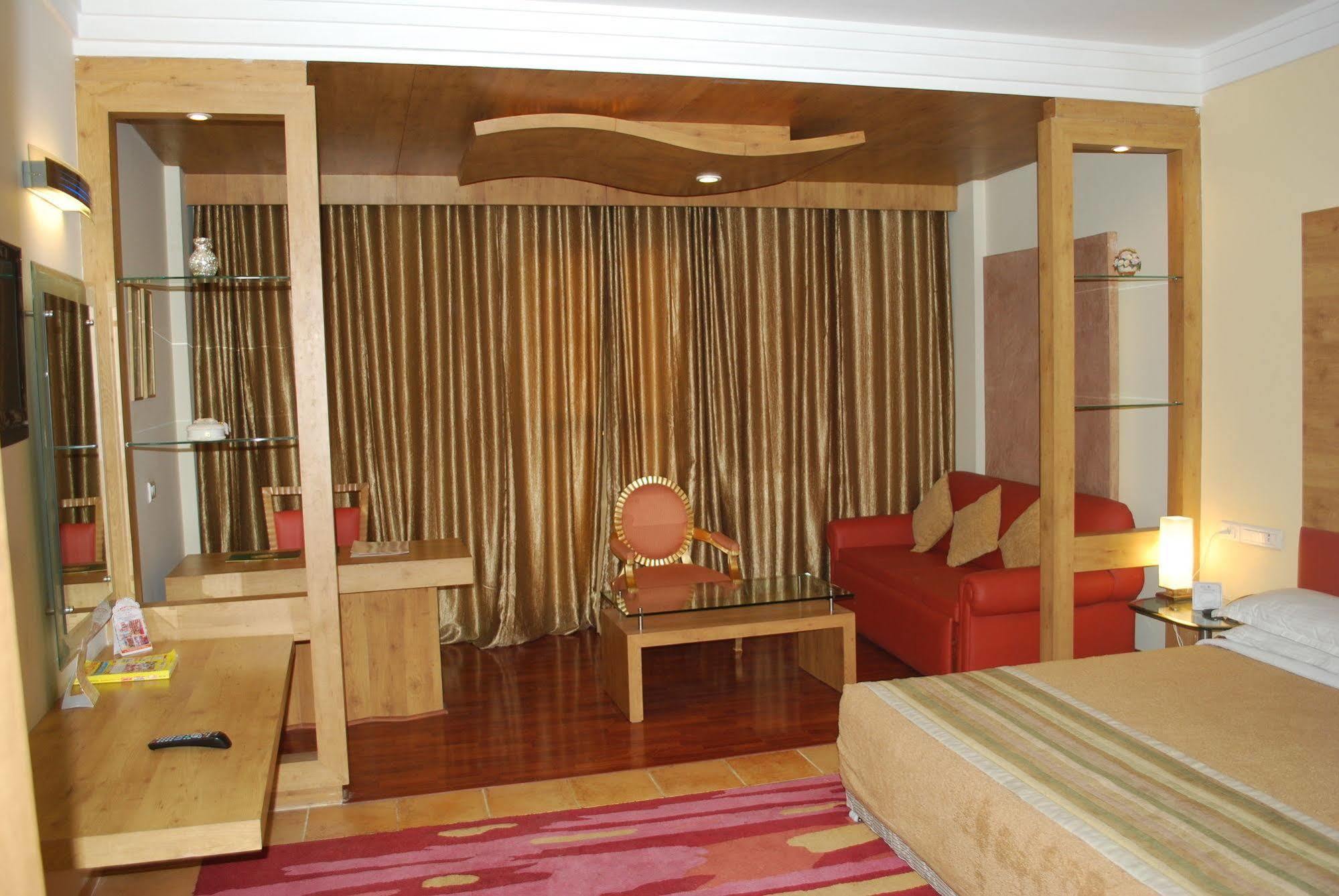 K C Residency Vaishnodevi Hotel Katra  Ngoại thất bức ảnh